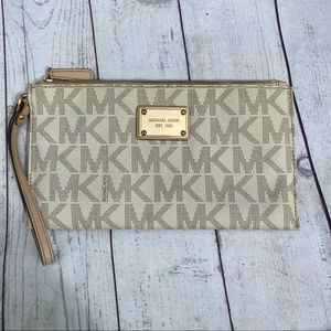 Michael Kors Jet Set Vanilla/Gold Large Zip Clutch